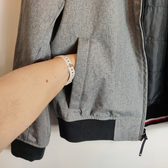 Tommy Hilfiger Men's THFlex Gray Varsity Rib Knit Bomber Jacket Size Medium - Picture 7 of 13